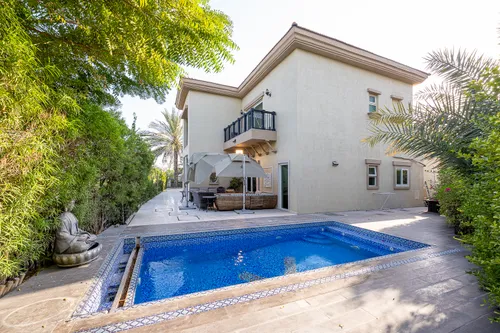 4 Bedrooms Villa in Entertainment Foyer