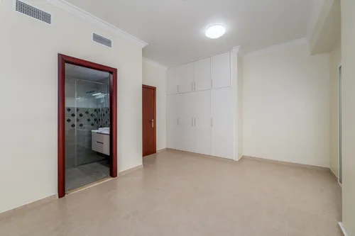 3 Bedrooms Villa in Mirabella 7