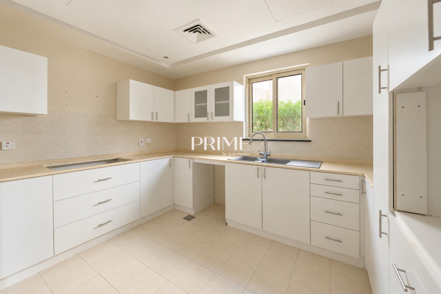 4 Bedrooms Villa in Cluster 26