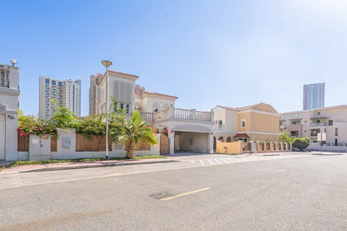 2 Bedrooms Villa in Arabian Villas