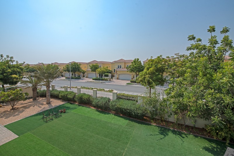 3 Bedrooms Villa in District 1 Regional