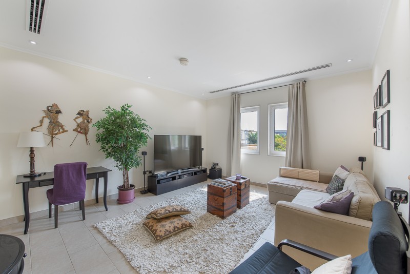 3 Bedrooms Villa in District 1 Regional