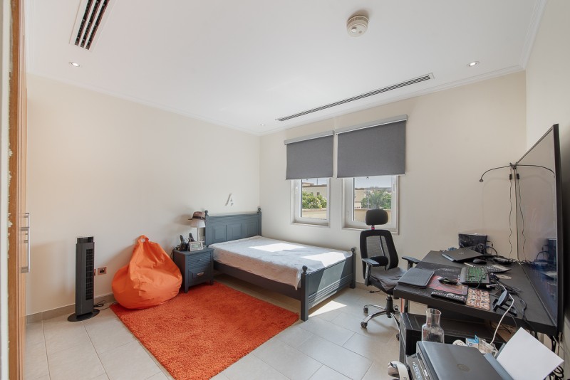 3 Bedrooms Villa in District 1 Regional