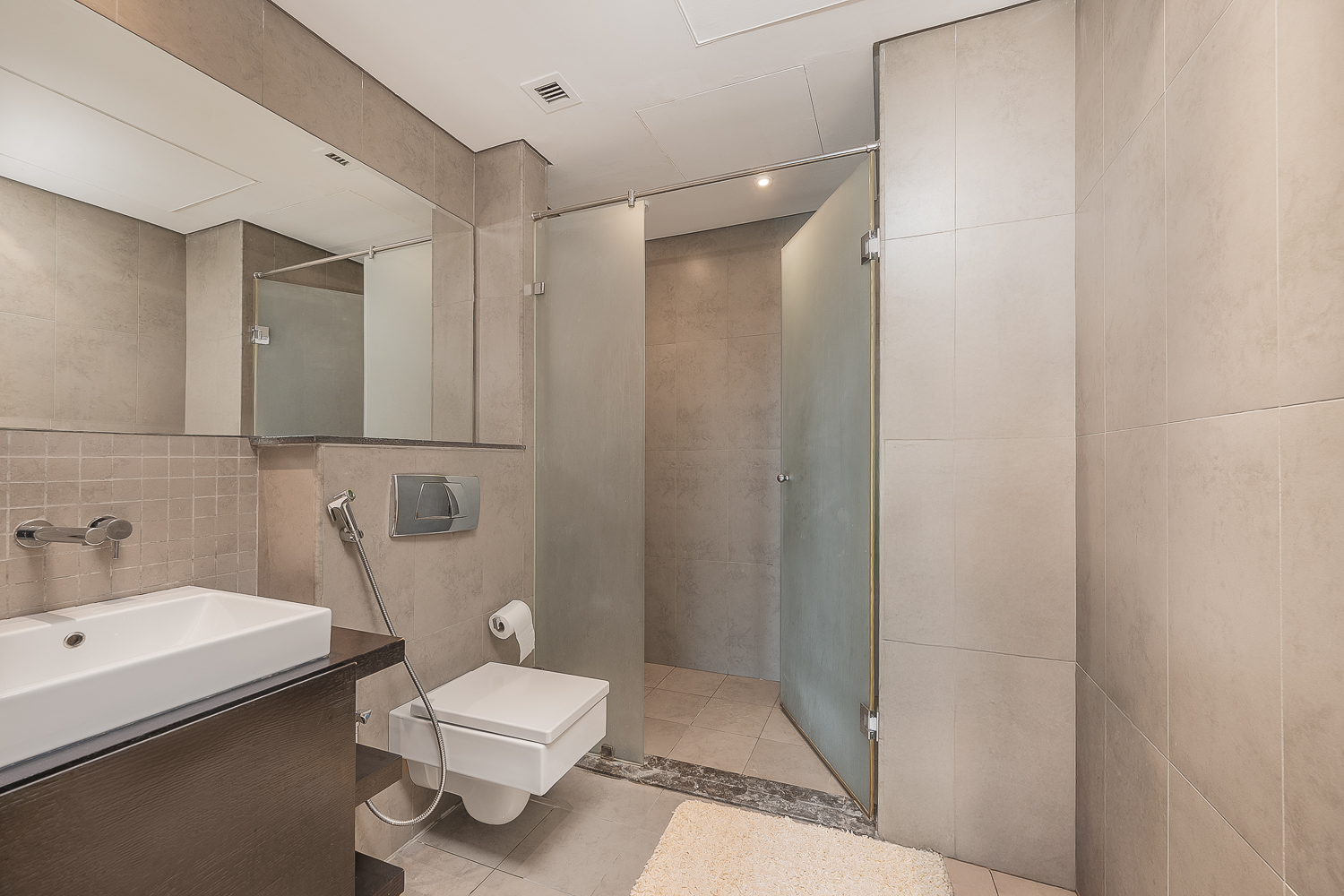 3 Bedrooms Apartment in Cluster A