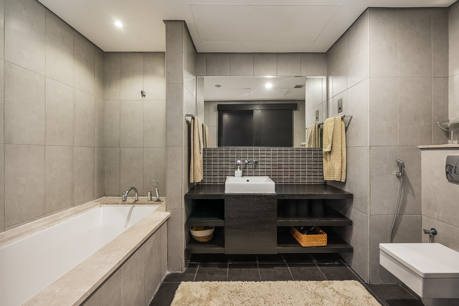 3 Bedrooms Apartment in Cluster A