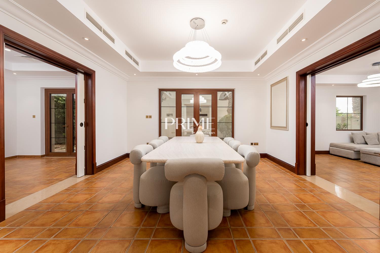 5 Bedrooms Villa in Lime Tree Valley