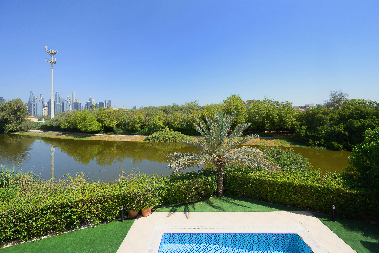 4 Bedrooms Villa in Entertainment Foyer