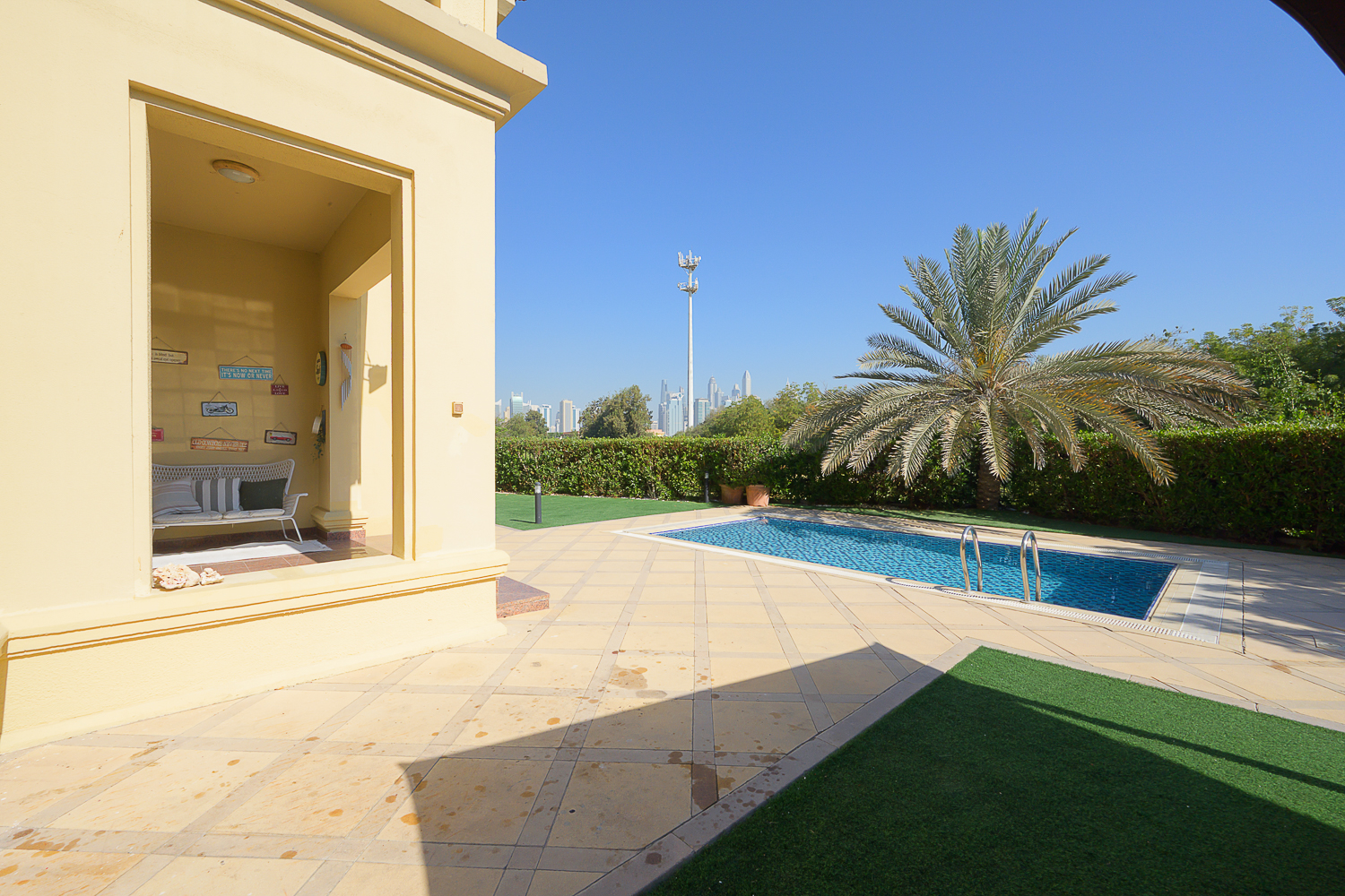 4 Bedrooms Villa in Entertainment Foyer