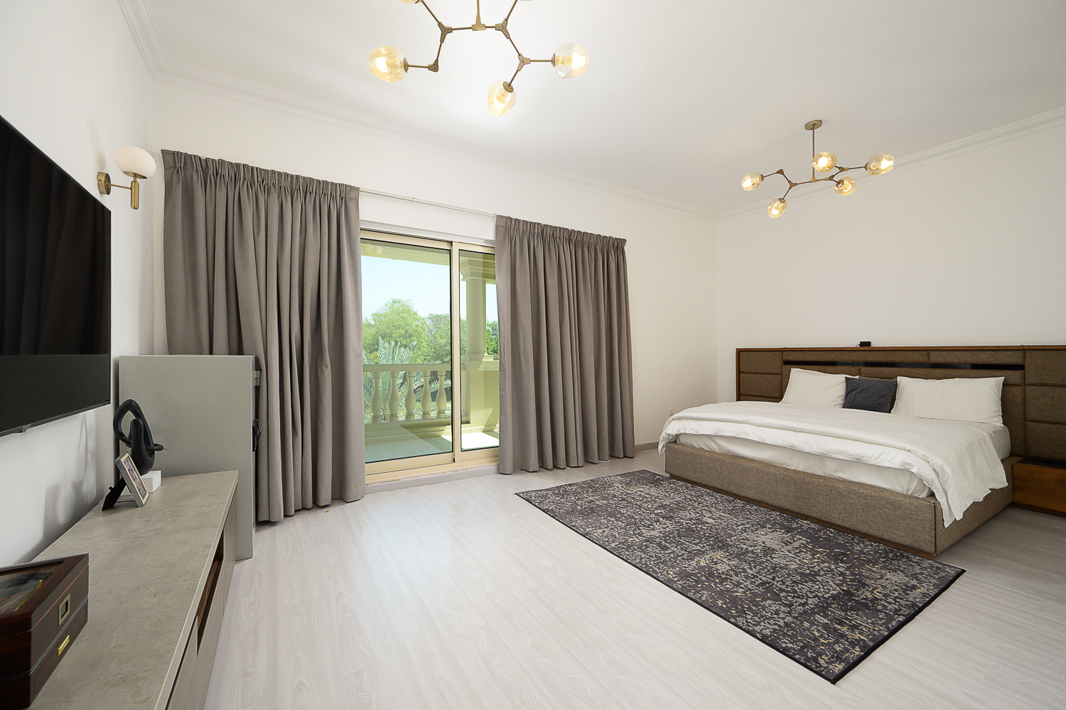 4 Bedrooms Villa in Entertainment Foyer