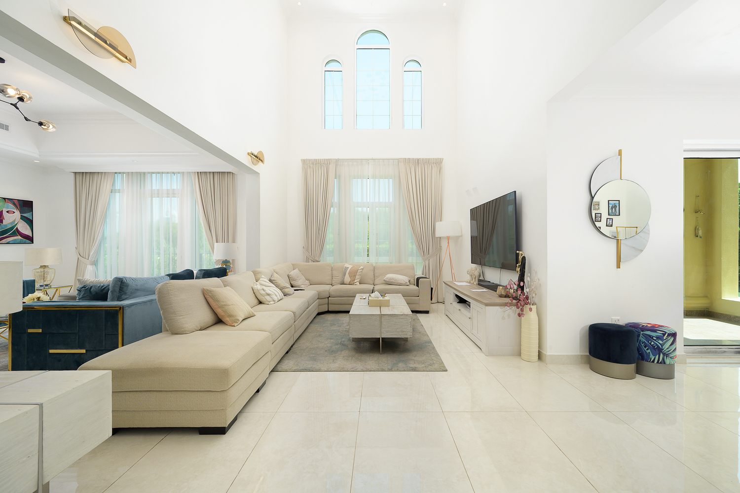 4 Bedrooms Villa in Entertainment Foyer