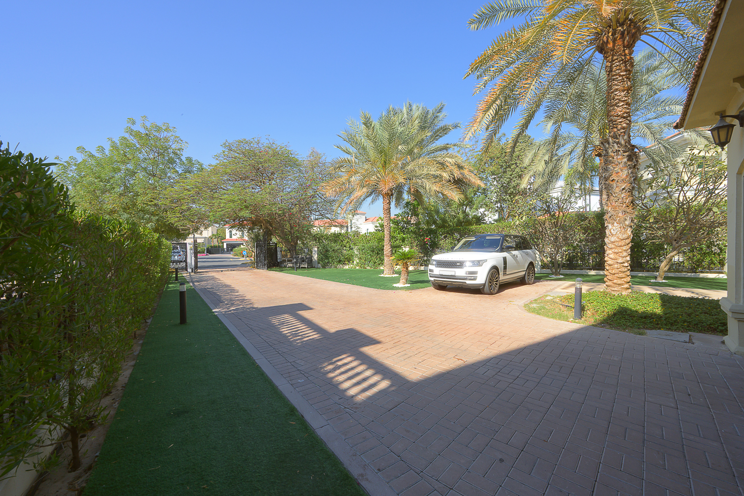 4 Bedrooms Villa in Entertainment Foyer