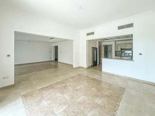 5 Bedrooms Villa in Oliva