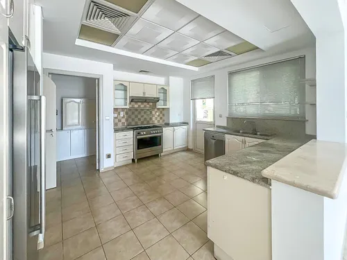 5 Bedrooms Villa in Oliva
