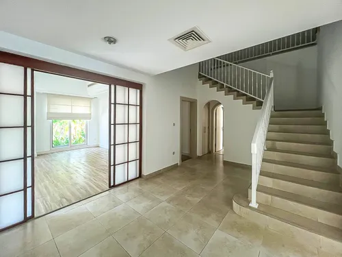5 Bedrooms Villa in Oliva