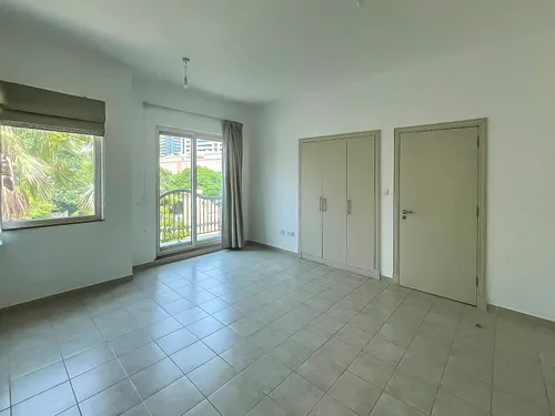 5 Bedrooms Villa in Oliva