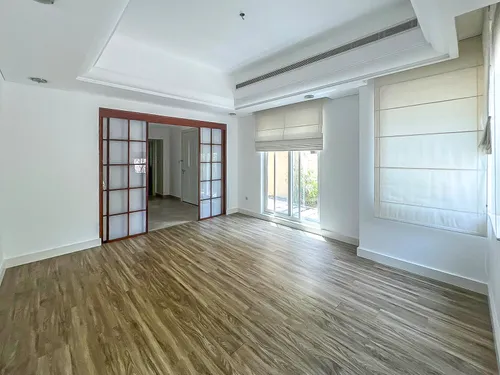 5 Bedrooms Villa in Oliva