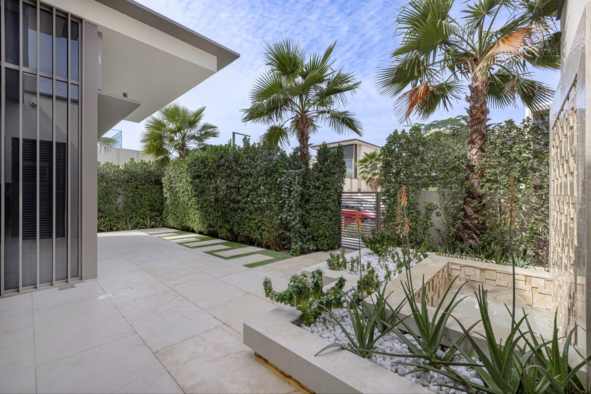 5 Bedrooms Villa in Golf Place 1