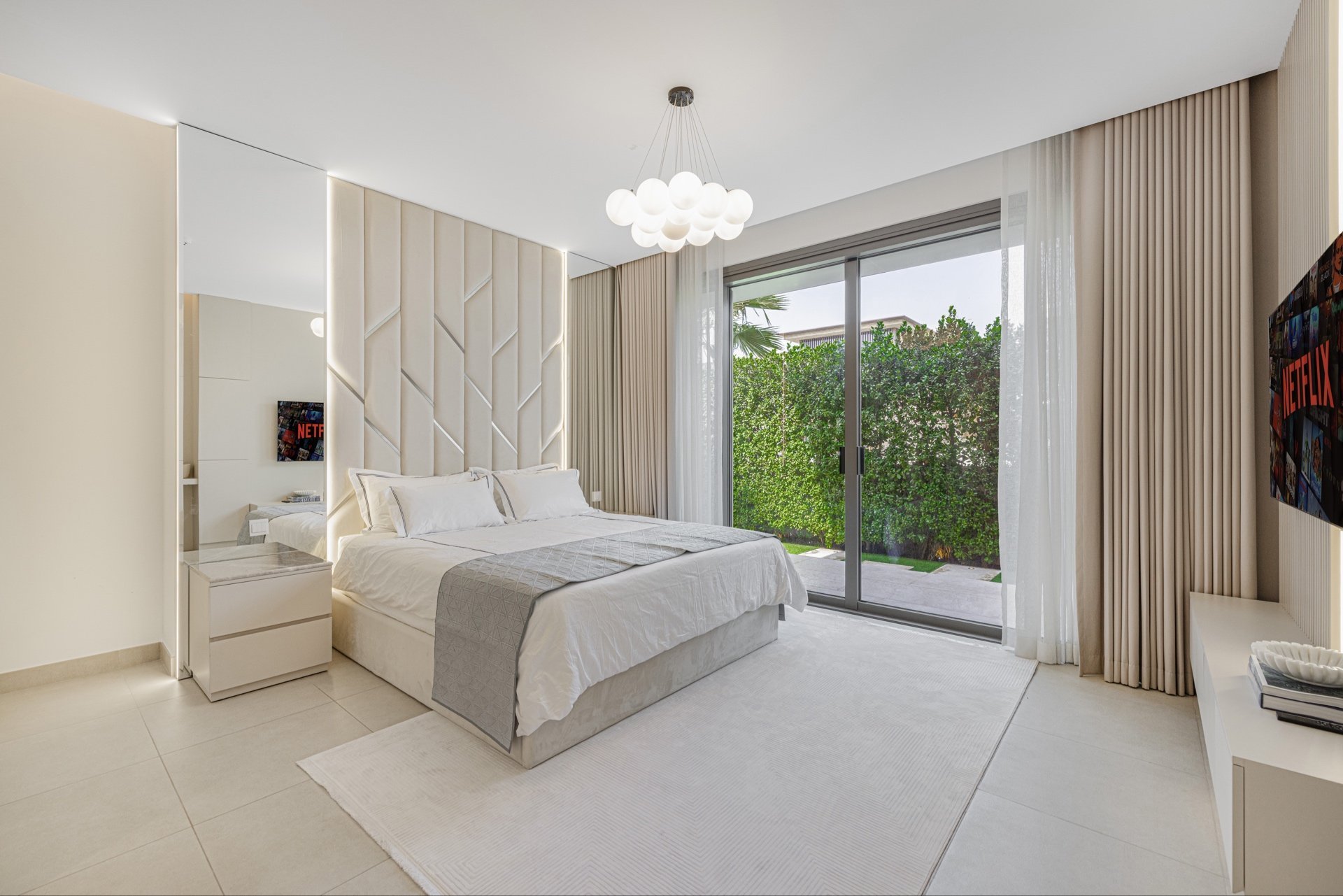 5 Bedrooms Villa in Golf Place 1