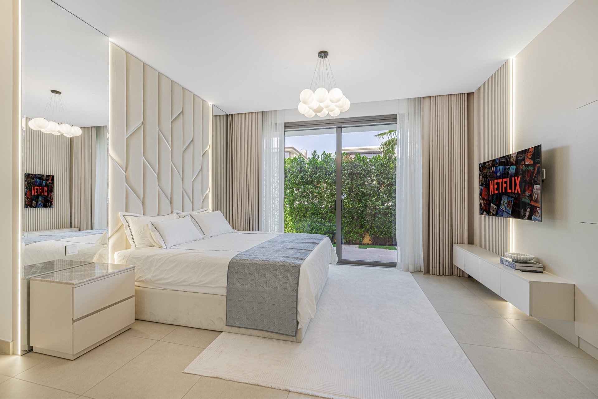 5 Bedrooms Villa in Golf Place 1