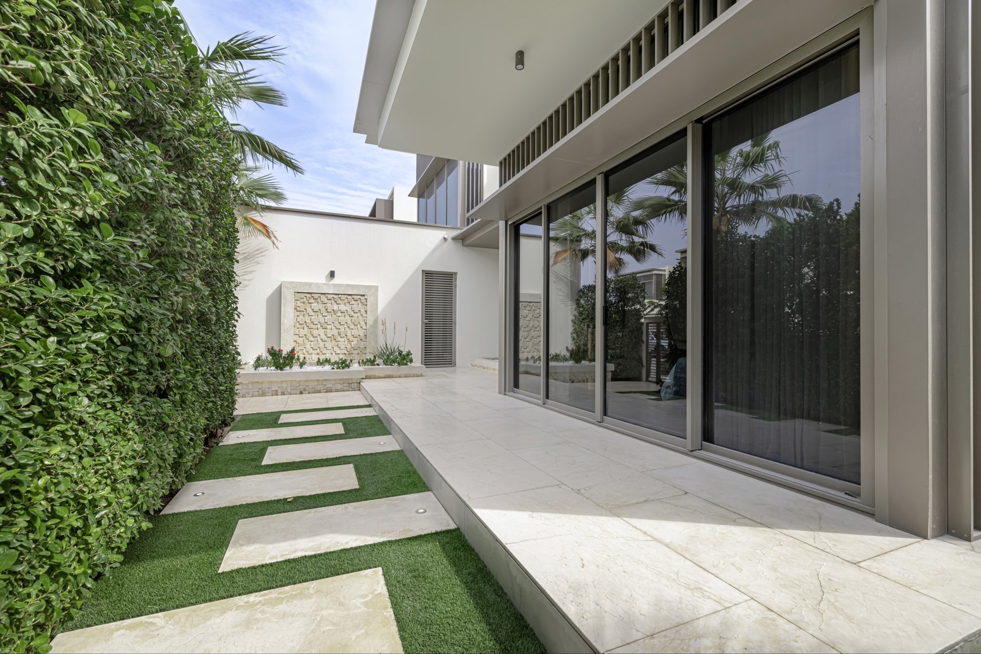 5 Bedrooms Villa in Golf Place 1