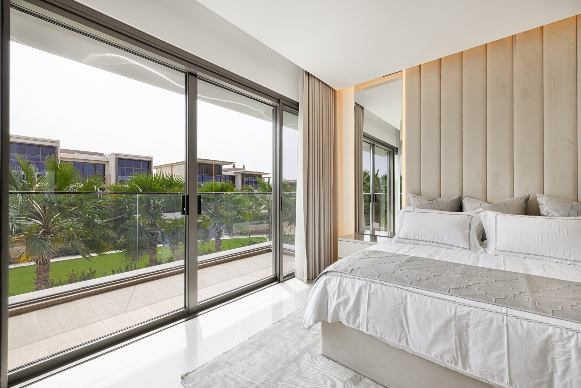 5 Bedrooms Villa in Golf Place 1