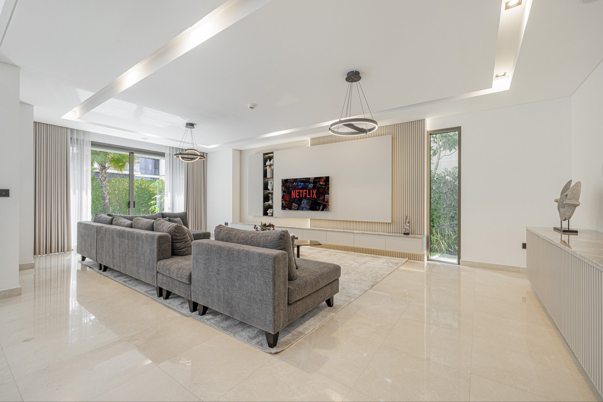 5 Bedrooms Villa in Golf Place 1