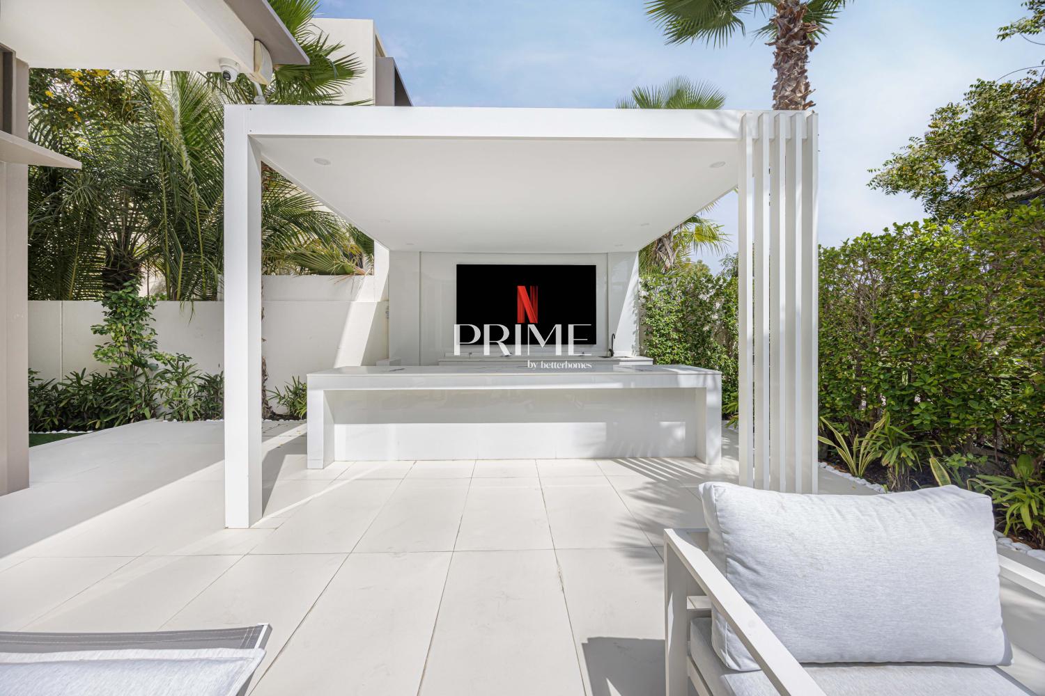 5 Bedrooms Villa in Golf Place 1