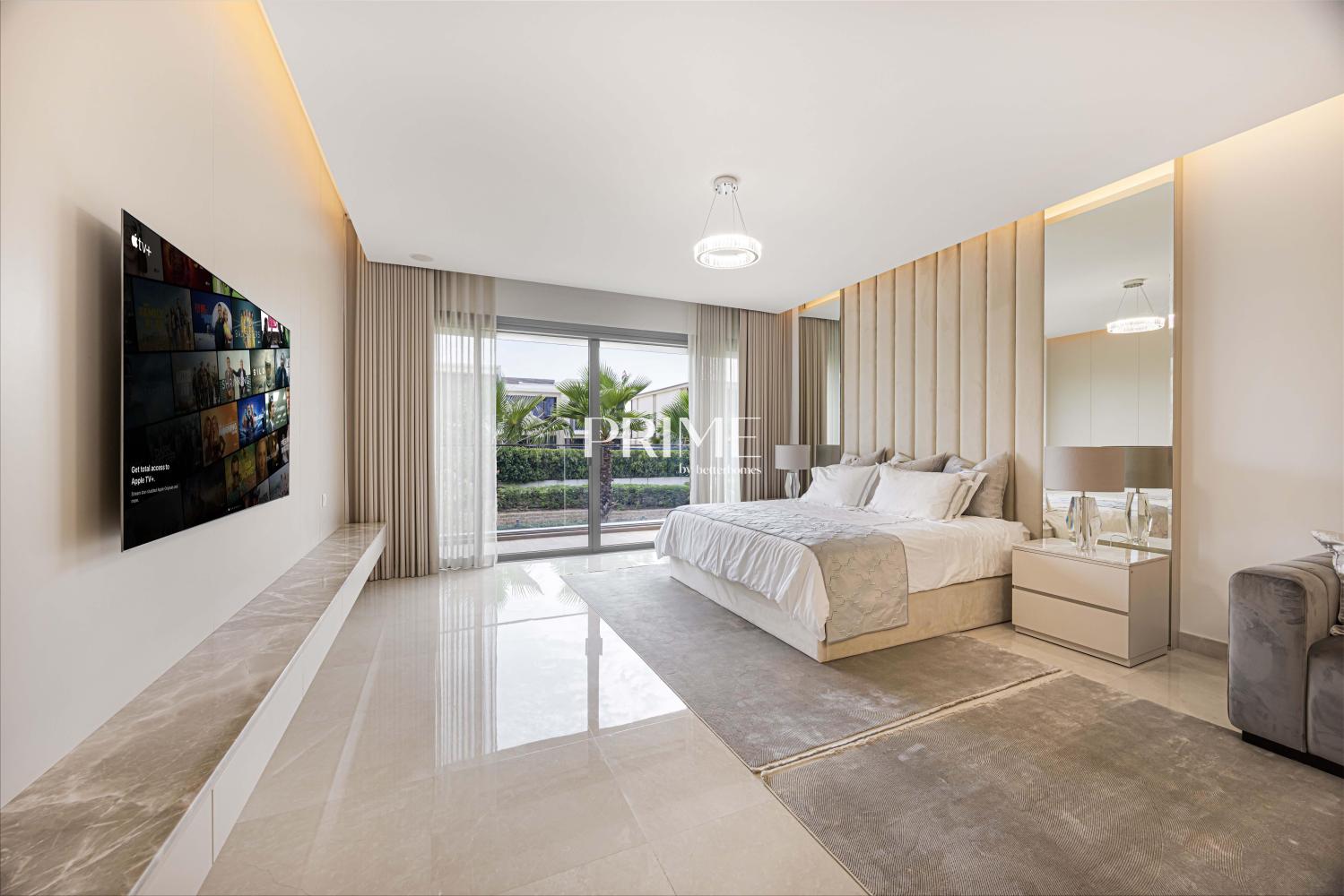5 Bedrooms Villa in Golf Place 1