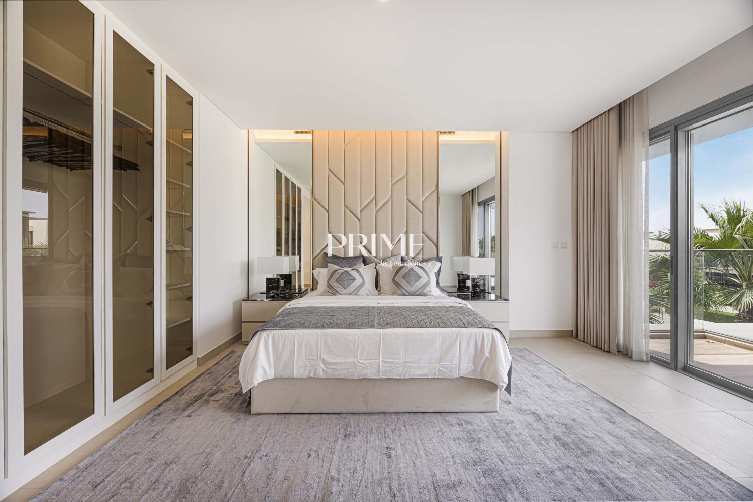 5 Bedrooms Villa in Golf Place 1