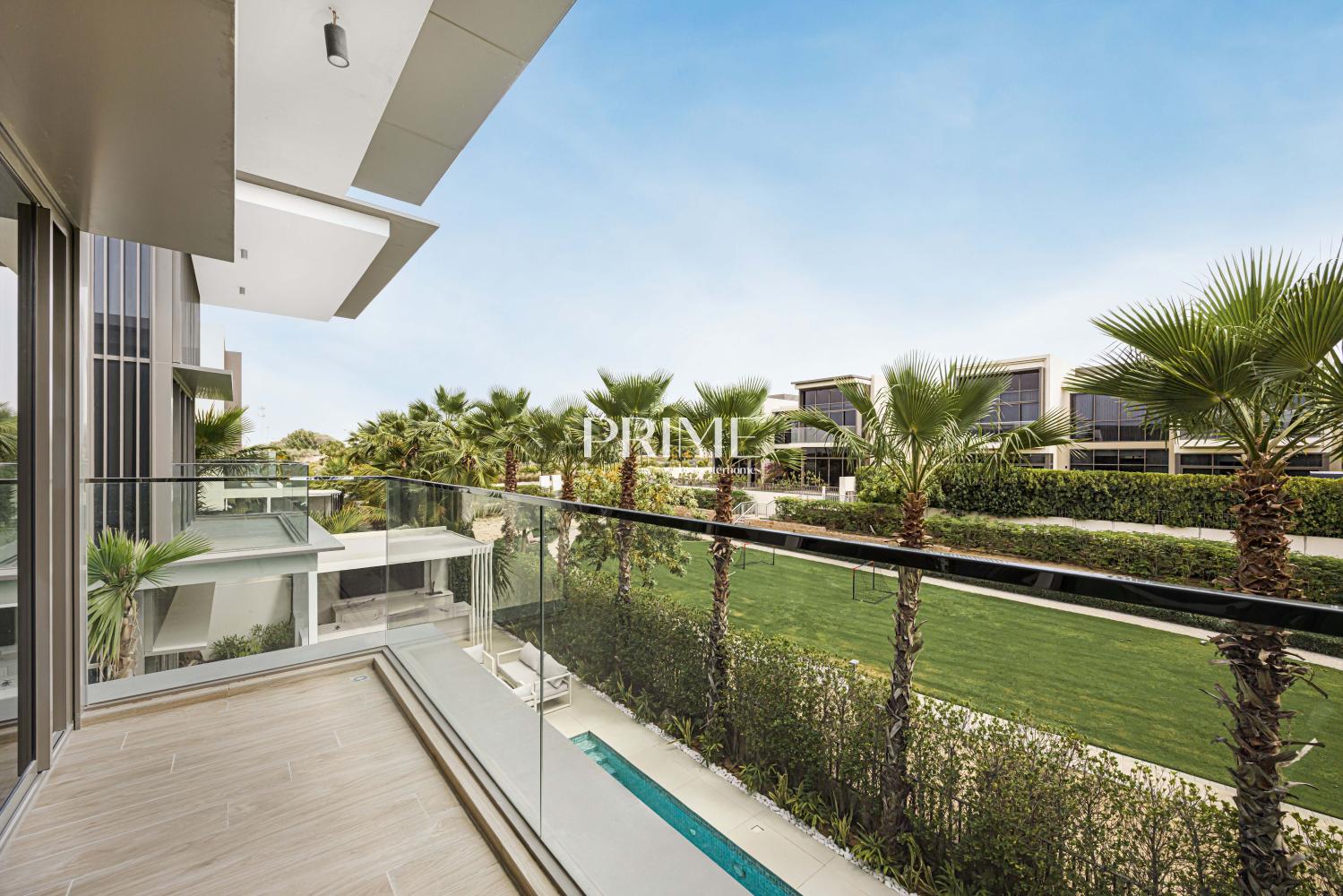 5 Bedrooms Villa in Golf Place 1