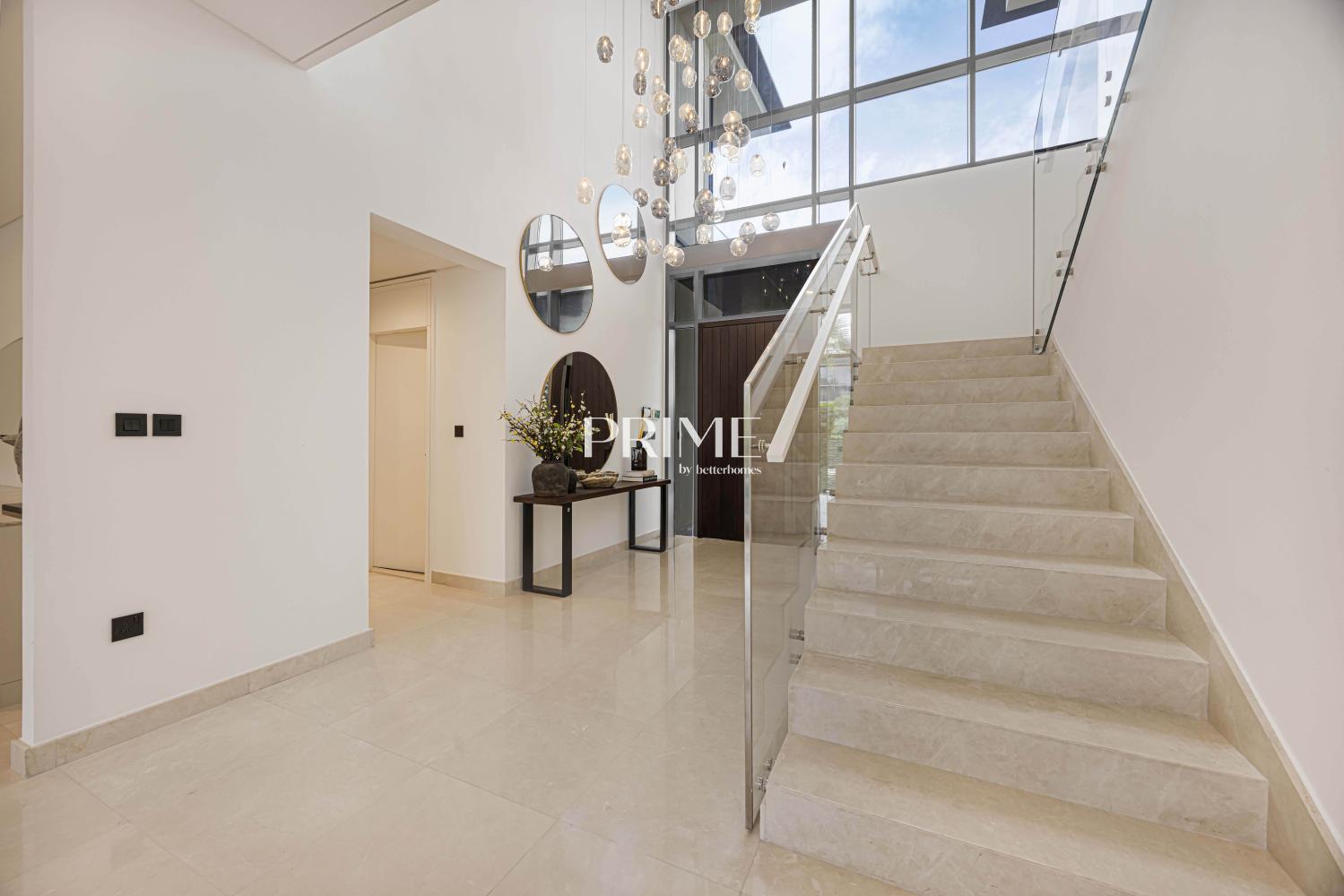 5 Bedrooms Villa in Golf Place 1