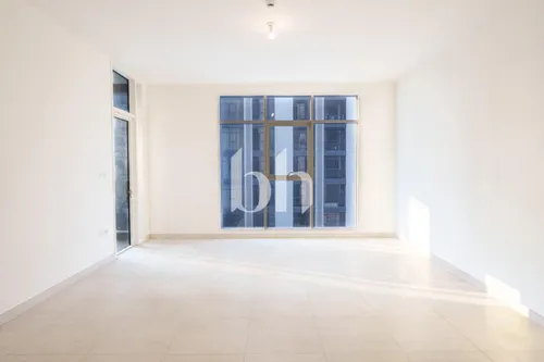 Vacant | Pool View | Ready to move in