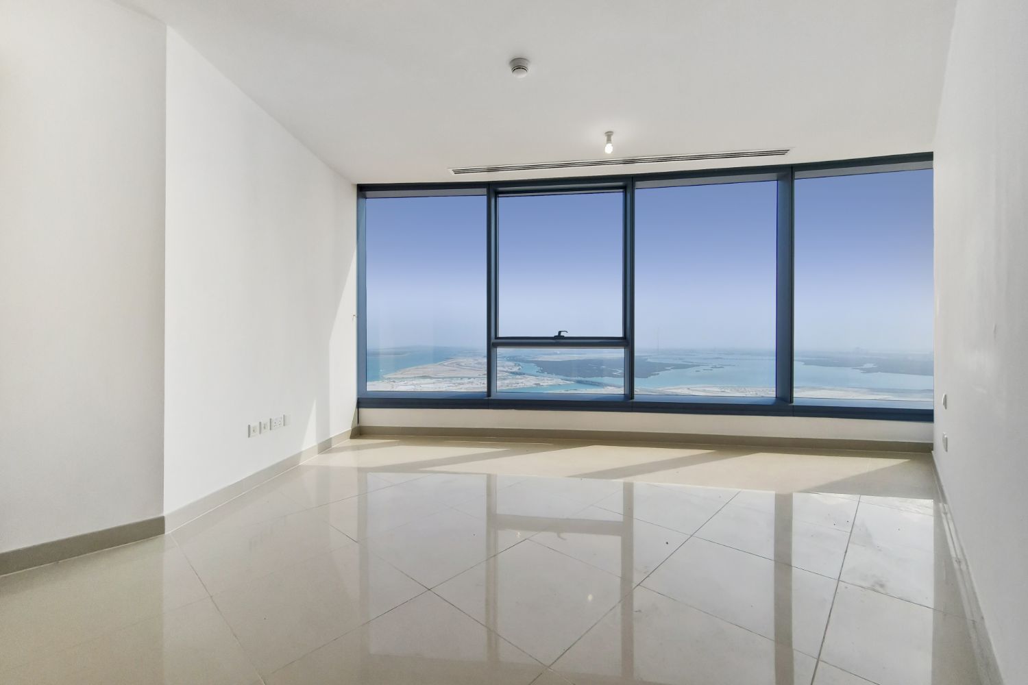 2 Bedrooms Apartment in Sky Tower