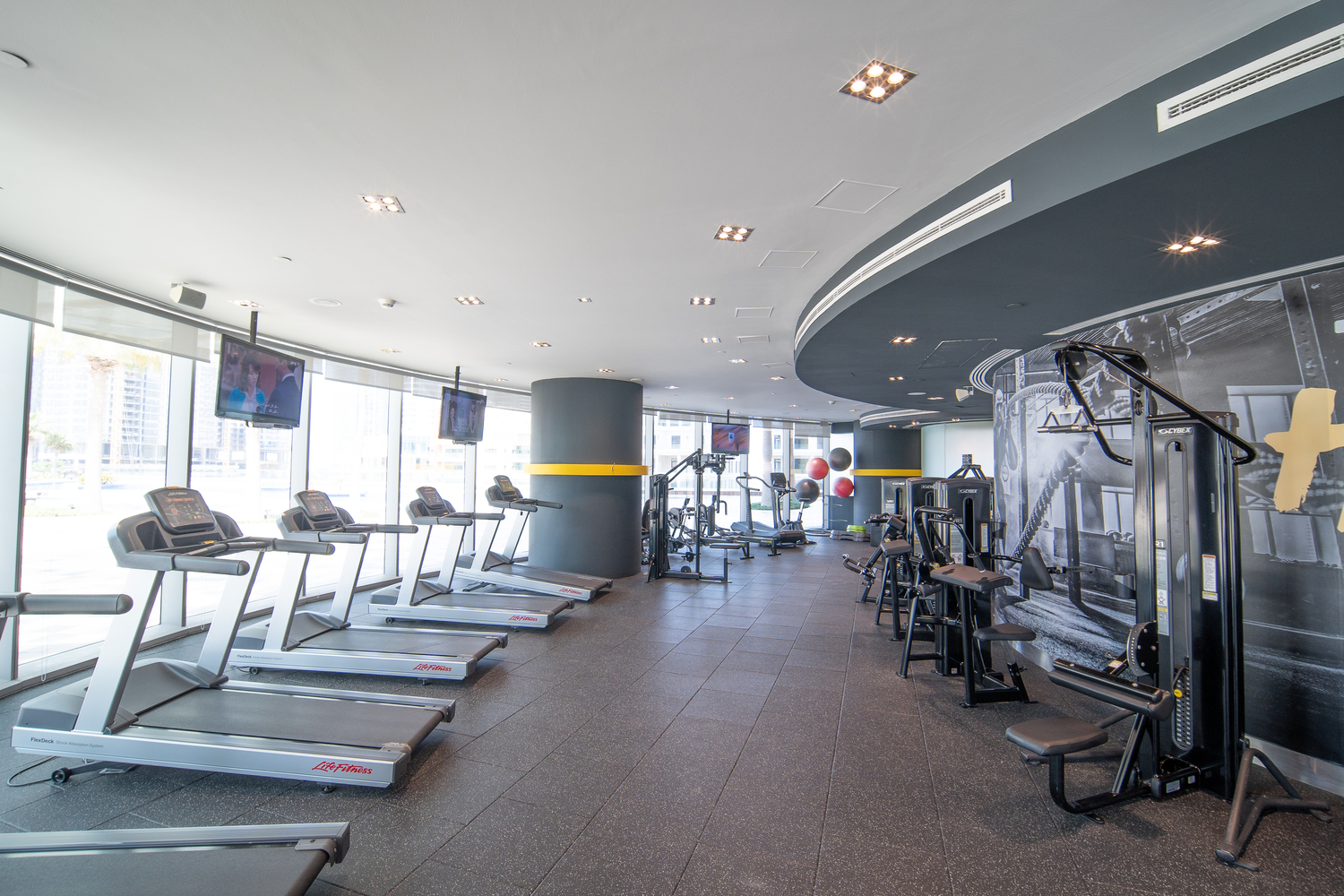 2 Bedrooms Apartment in Sky Tower