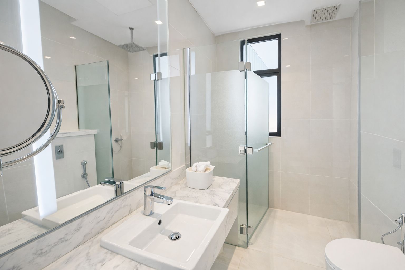 5 Bedrooms Villa in Flora