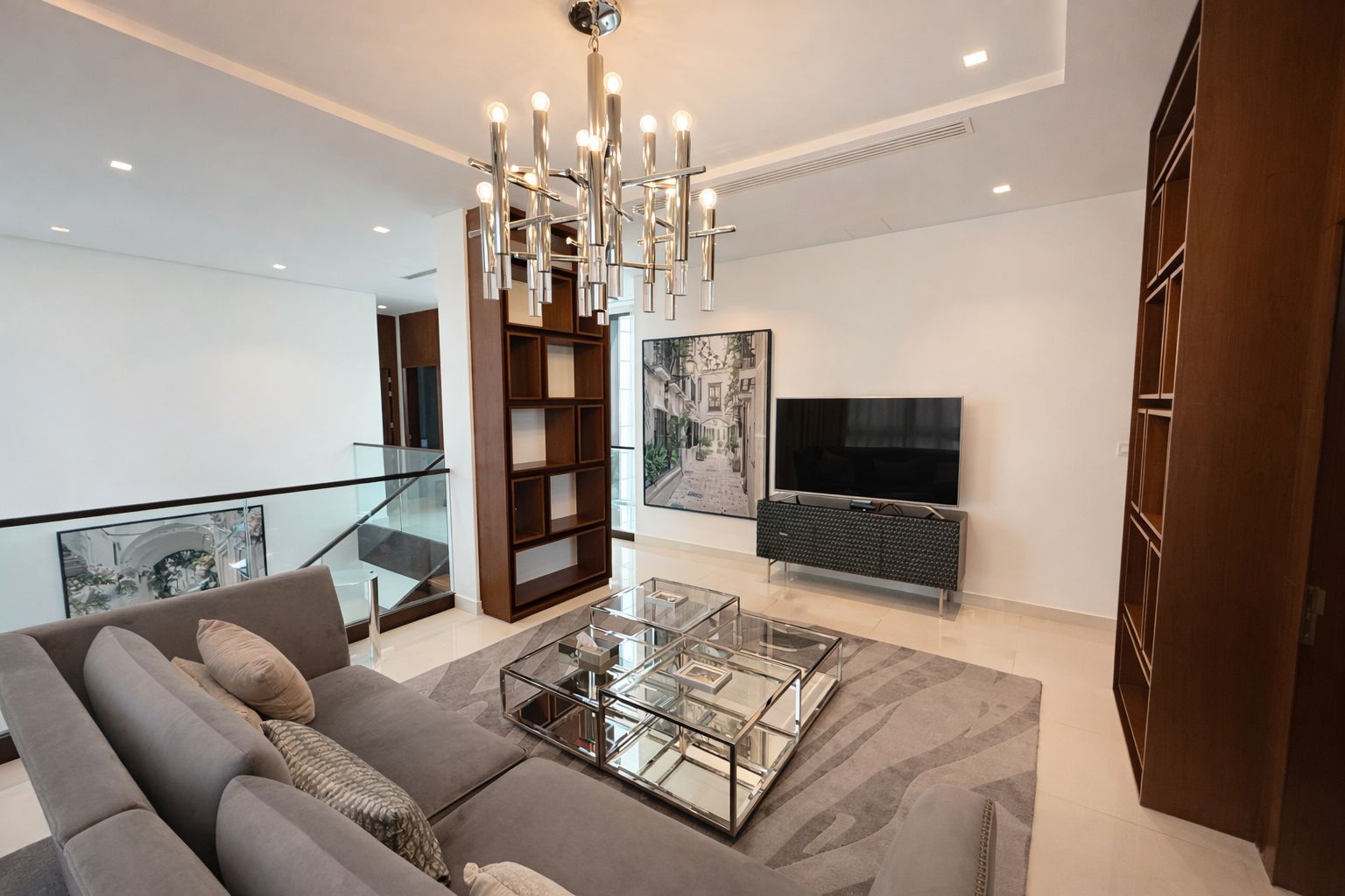 5 Bedrooms Villa in Flora