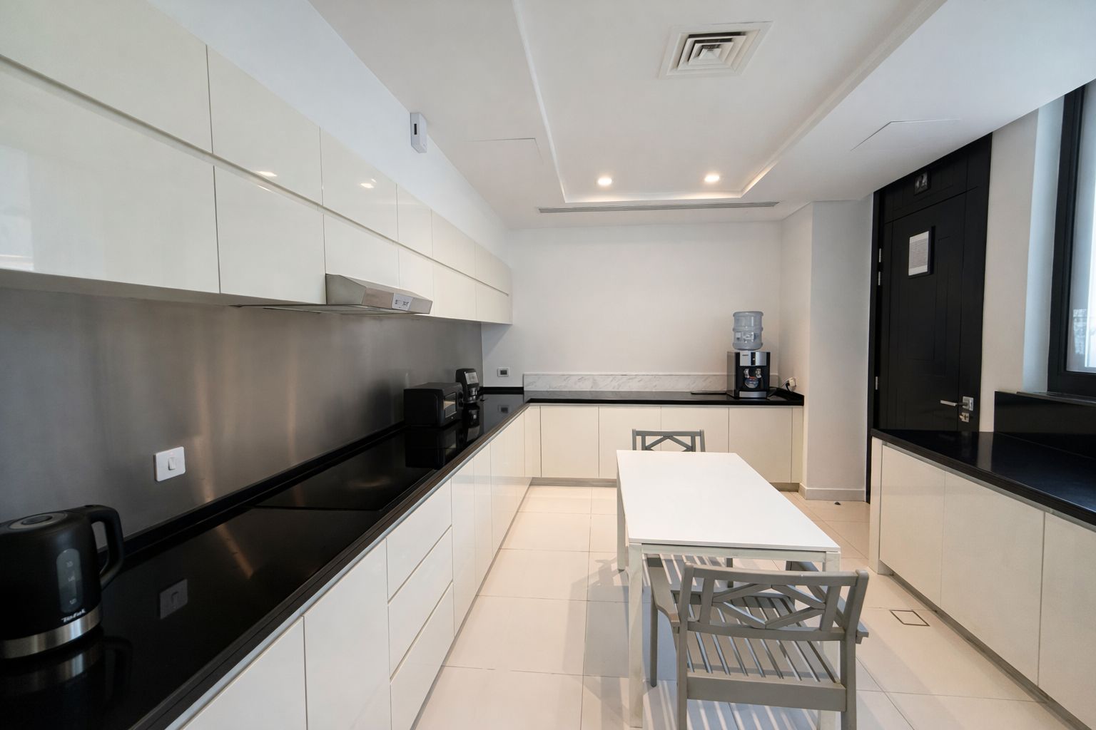 5 Bedrooms Villa in Flora