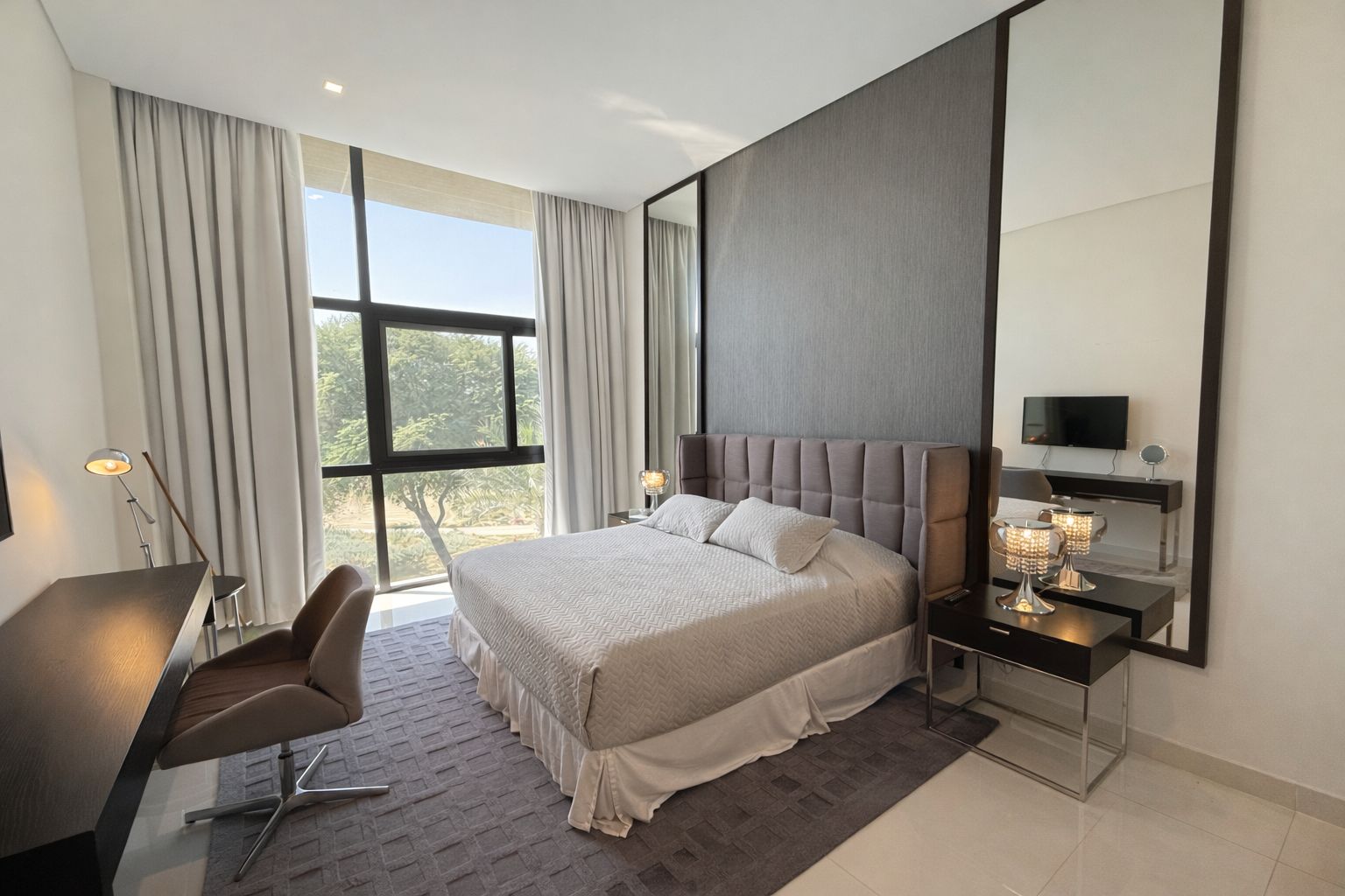 5 Bedrooms Villa in Flora