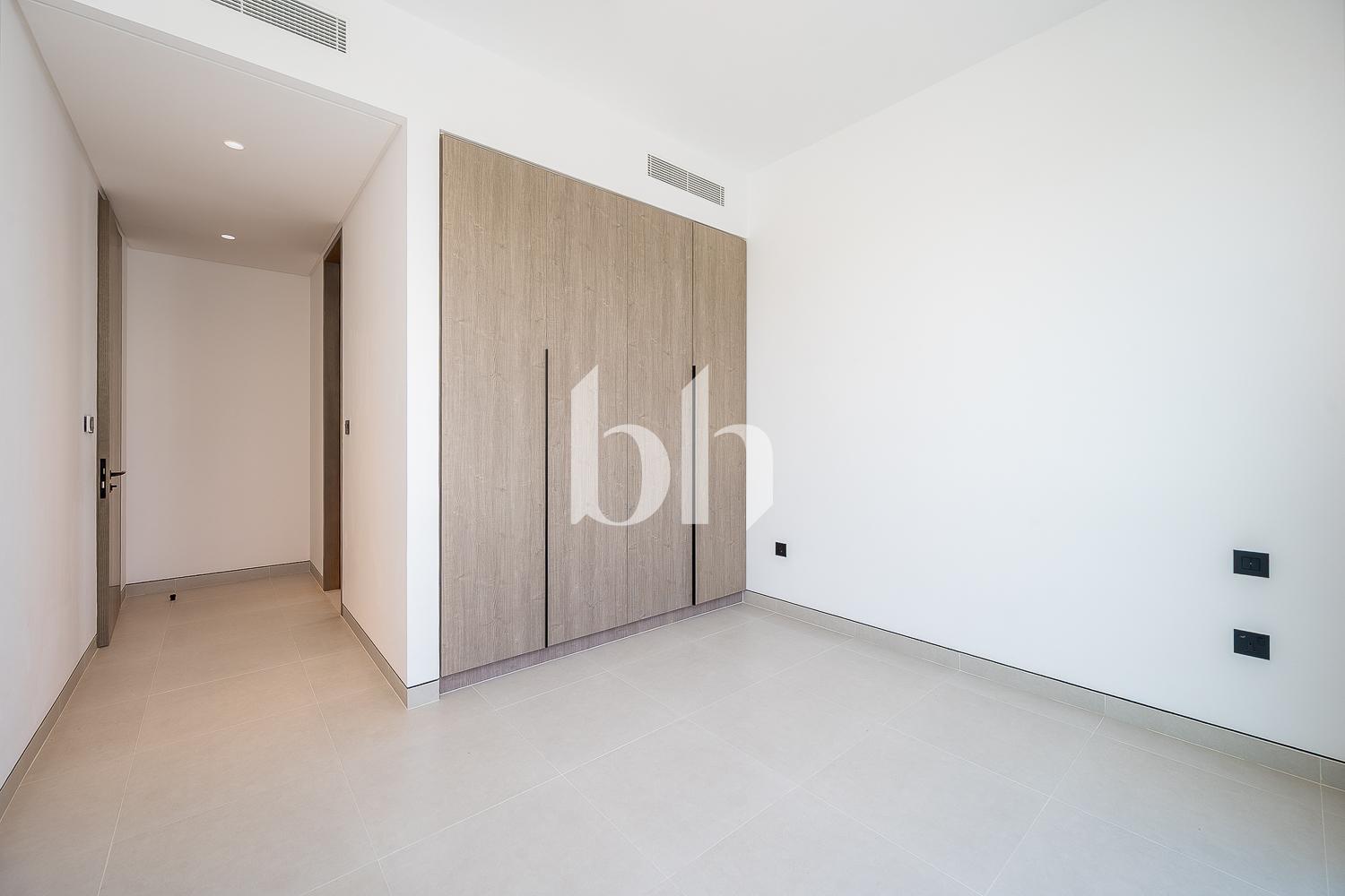 Open Kitchen | On the Park | Brand NEW