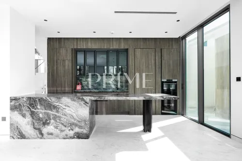 Garden Suite I Pool Facing I Prime Location