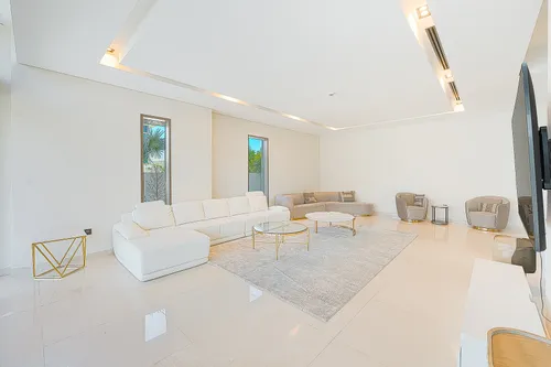 4 Bedrooms Villa in Golf Place 1