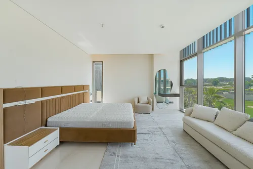 4 Bedrooms Villa in Golf Place 1