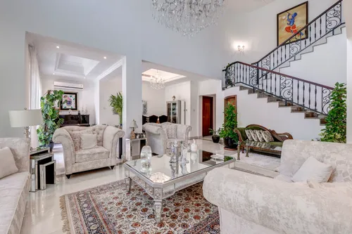 4 Bedrooms Villa in Entertainment Foyer