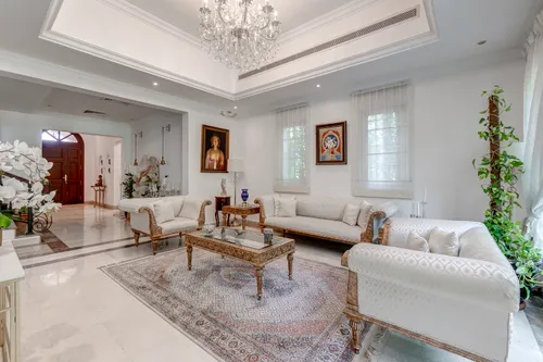 4 Bedrooms Villa in Entertainment Foyer