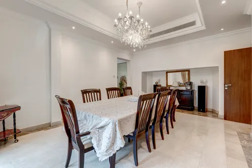 4 Bedrooms Villa in Entertainment Foyer