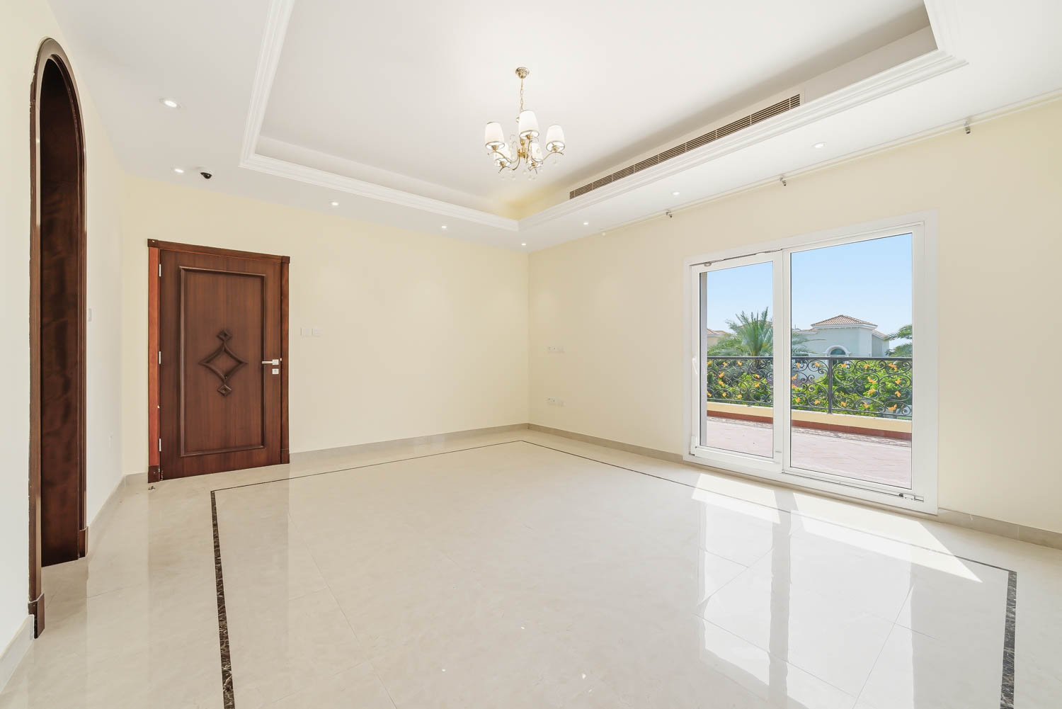 5 Bedrooms Villa in Hacienda