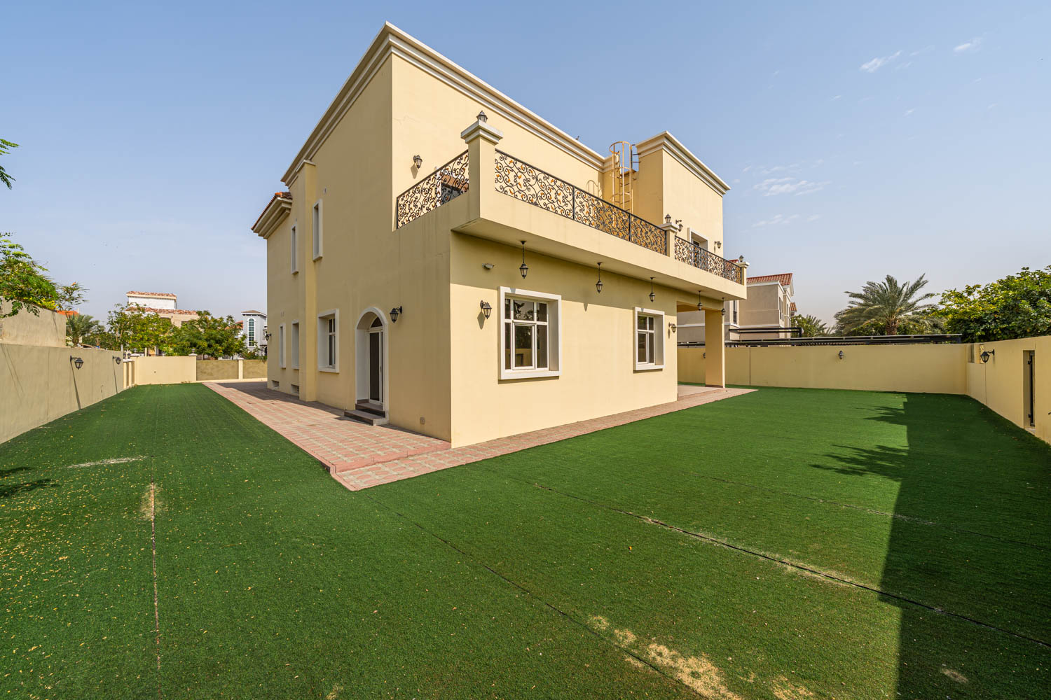 5 Bedrooms Villa in Hacienda