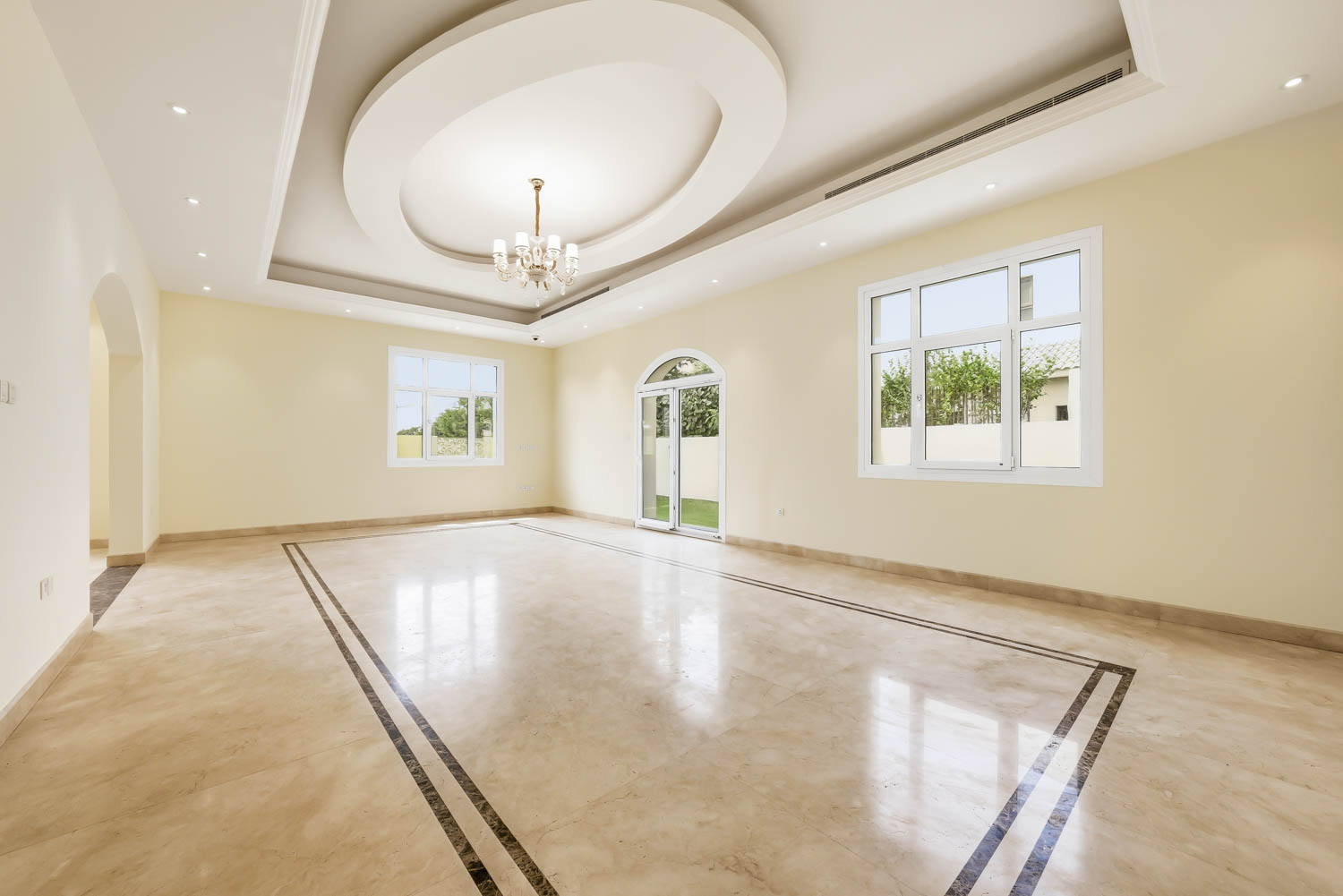 5 Bedrooms Villa in Hacienda