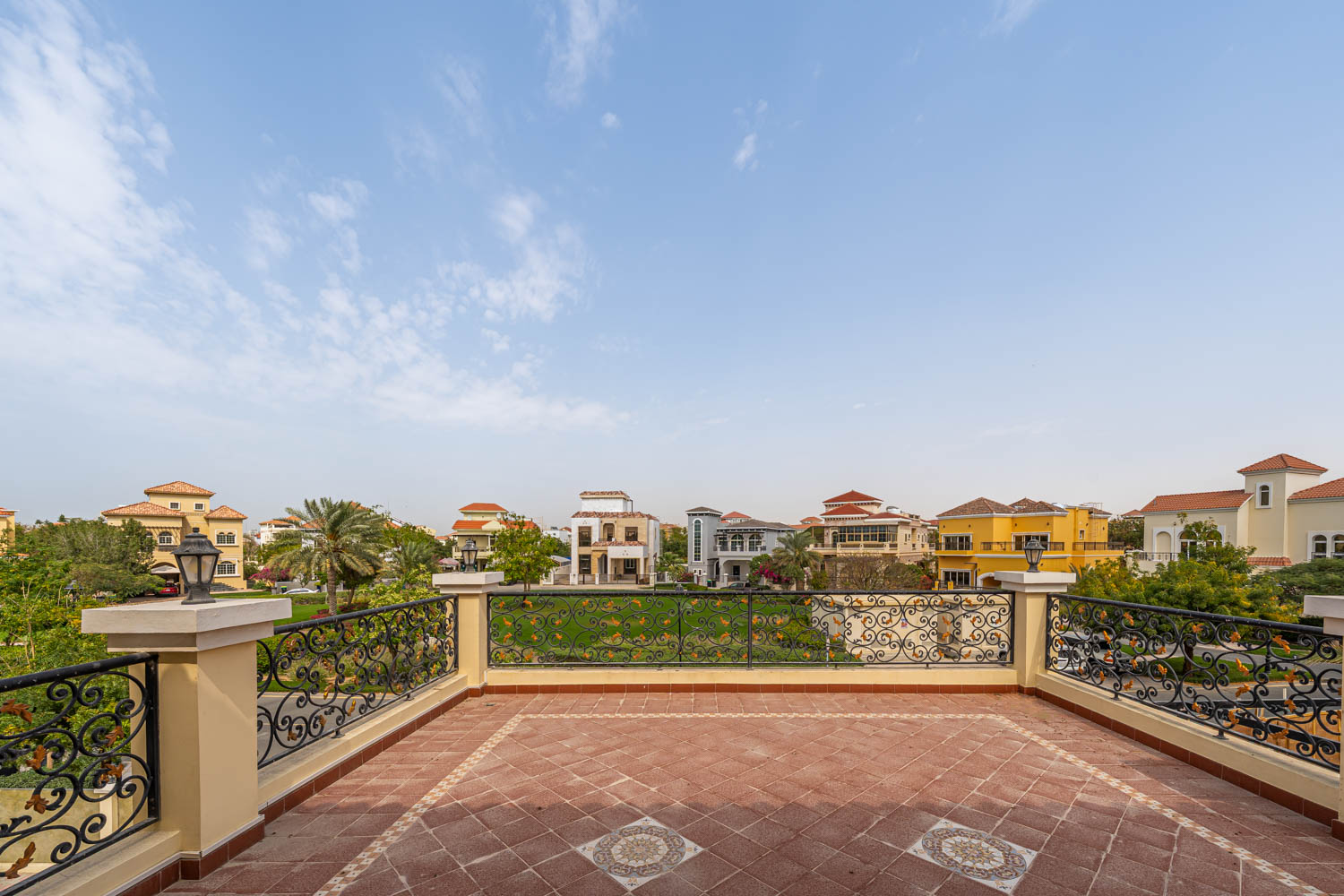 5 Bedrooms Villa in Hacienda