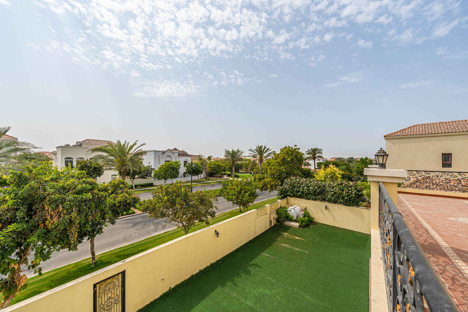 5 Bedrooms Villa in Hacienda